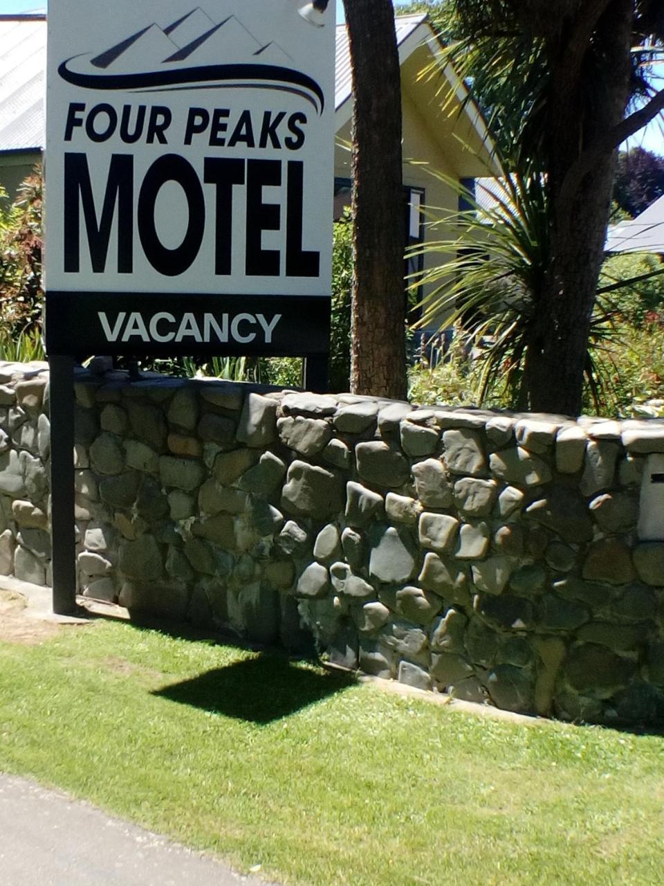 Four Peaks Motel Geraldine Εξωτερικό φωτογραφία